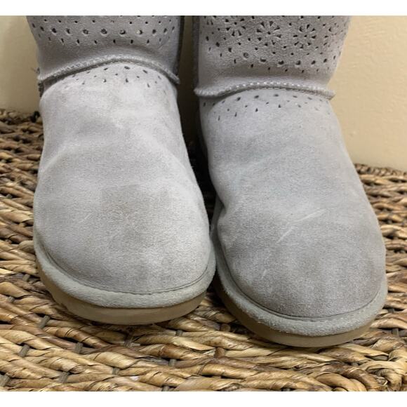 Ugg Women's Gray Bootie Lace Up W/Bow & Shiny Silver Snowflakes sz 8 - Picture 6 of 12